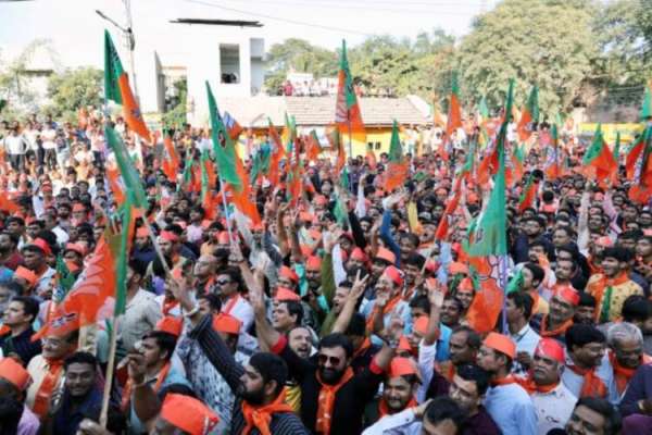 Bollywood tadka isn't present in Uttar Pradesh during the current LS electoral campaign 18 theindiaprint.com bollywood tadka isnt present in uttar pradesh during the current ls electoral camp