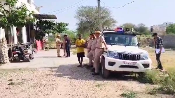 I have come back after slitting the throats of my parents… The son reached the police station after murder, the police were shocked to hear this.