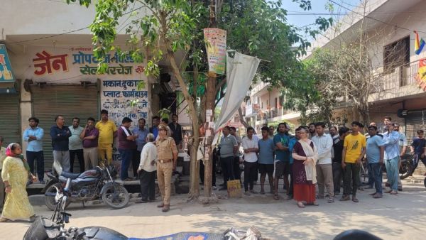 Double murder in Ghaziabad, murder of mother and son by entering the house;  The bodies of both were found soaked in blood in the room.