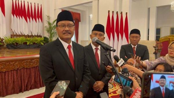 Saifullah Yusuf atau Gus Ipul setelah dilantik sebagai Menteri Sosial menggantikan Tri Rismaharini atau Risma di Istana Negara, Jakarta, Rabu, (11/9/2024).