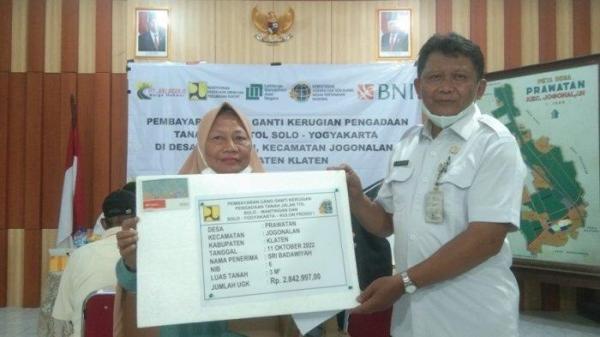 Mbah Sri Tetap Bersyukur Meski Gagal Jadi Miliarder. Cuma Dapat Rp 2,8 Juta Ganti Rugi Tol.