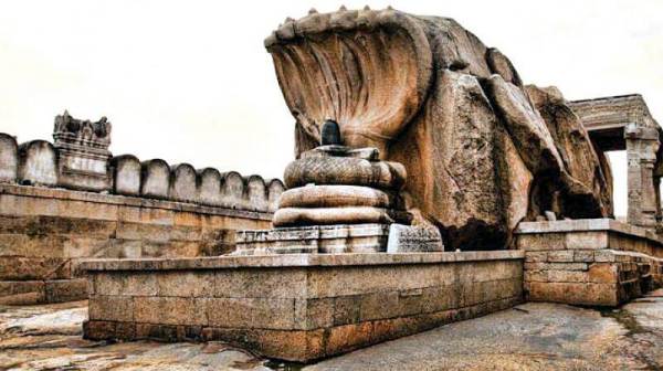 India's unique and mysterious Lepakshi temple, beautiful carvings will captivate your mind, know the history