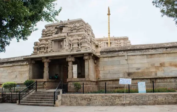 India's unique and mysterious Lepakshi temple, beautiful carvings will captivate your mind, know the history