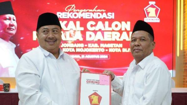 Warsubi dan Gus Salman Menerima Surat Rekomendasi dari DPD Partai Gerindra Jawa Timur Diusung Maju Sebagai Bacakada di Pilkada Jombang 2024.