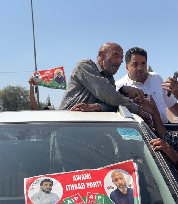 On the campaign trail in Srinagar. (Photo Credit: Nayanima Basu)