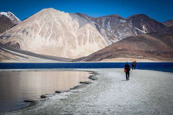 How to reach Ladakh at a low cost? This is the right season to visit - Tourism AajTak