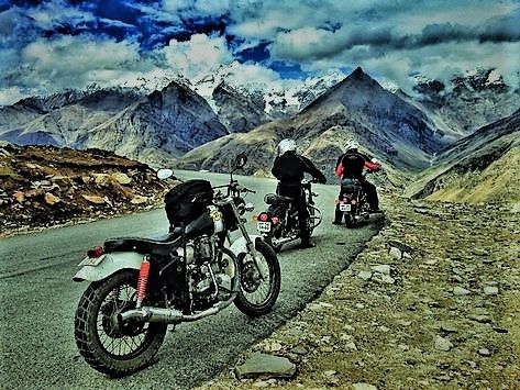 Leh Ladakh Bike Trip | How to go to Leh Ladakh by bike? - ghummkad.com