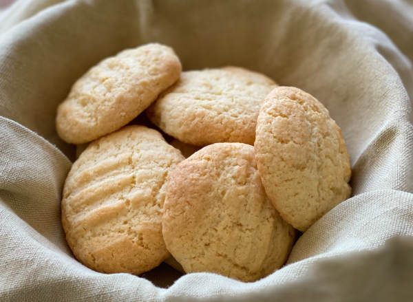 Vanilla Drop Biscuits - Village Wholefoods - Refill your containers and  shop sustainably