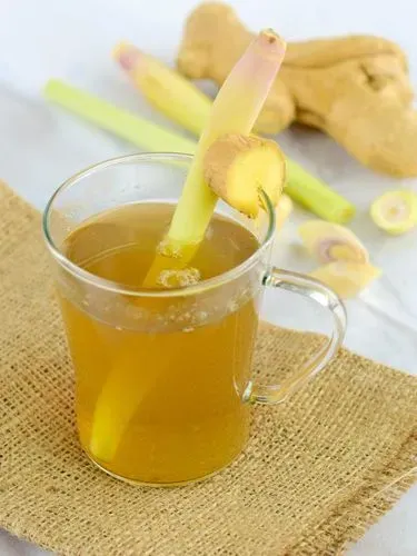 Hot ginger lemongrass tea