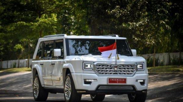 Mobil MV3 Garuda Limousine alias Maung Garuda yang dibuat PT Pindad (Persero) dan disiapkan untuk Presiden Prabowo Subianto saat pelantikan, Minggu (20/10/2024).