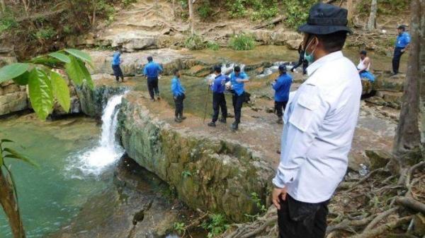 Ditpam BP Batam menutup akses masuk serta melarang warga untuk memasuki Telaga Bidadari di daerah tangkapan air Waduk Muka Kuning, Batam.