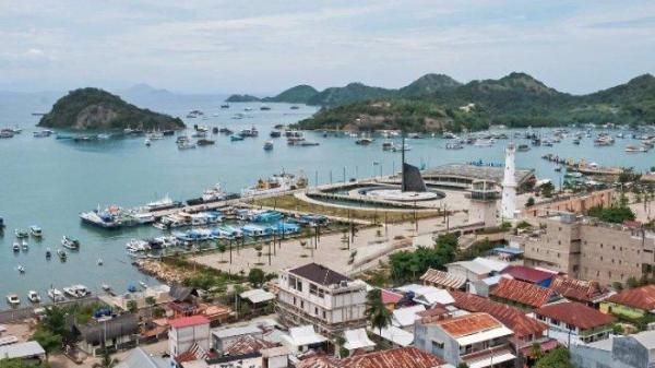 Pemandangan Kota Labuan Bajo, Kabupaten Manggarai Barat, Provinsi Nusa Tenggara Timur.