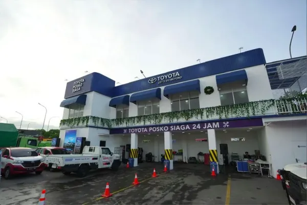 Demi coba memberi kenyamanan saat berkendara setiap libur Natal dan Tahun Bar. Tahun ini Toyota kembali menggelar program tahunan Toyota Posko Siaga.