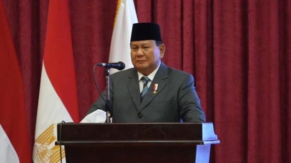 Presiden Prabowo Subianto bertemu dengan Mahasiswa Indonesia yang ada di Mesir, Kamis, (18/12/2024). Pertemuan digelar di Gedung Al Azhar Convention Center.