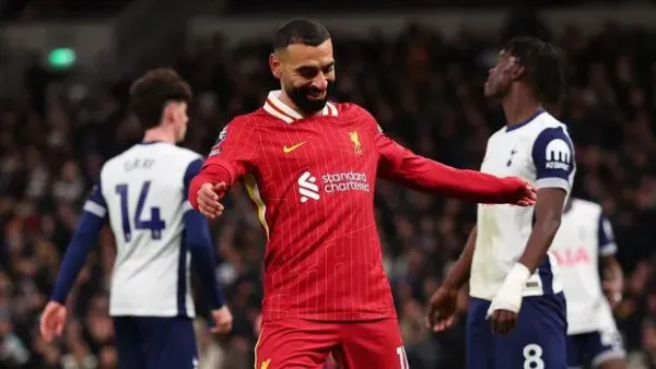 LONDON, ENGLAND - DECEMBER 22: Mohamed Salah of Liverpool react during the Premier League match between Tottenham Hotspur FC and Liverpool FC at Tottenham Hotspur Stadium on December 22, 2024 in London, England. (Photo by Marc Atkins/Getty Images)