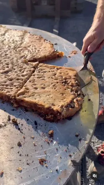 kue chocolate chip anti mainstream, adonannya dibuat pakai mikser semen