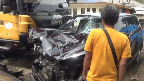 Kondisi kendaraan Toyota Innova Zenix dengan nomor polisi B 1336 AKQ yang alami kecelakaan di Ruas Jalan Tol Cipularang KM 86 B, tepatnya di wilayah Kecamatan Jatiluhur, Kabupaten Purwakarta, Jawa Barat.