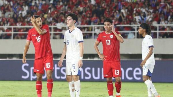 Muhammad Ferarri (13) kala berlaga dalam laga Grup B ASEAN Cup alias Piala AFF 2024 antara timnas Indonesia vs Filipina di Stadion Manahan, Solo, Sabtu 21 Desember 2024.