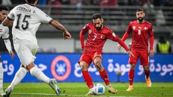 Aksi penyerang Bahrain, Ali Madan saat menghadapi Irak pada fase Grup Piala Teluk 2024