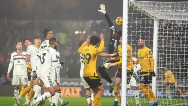 WOLVERHAMPTON, ENGLAND - DECEMBER 26: Matheus Cunha of Wolverhampton Wanderers (not pictured) scores his team's first goal past Andre Onana of Manchester United from a corner kick during the Premier League match between Wolverhampton Wanderers FC and Manchester United FC at Molineux on December 26, 2024 in Wolverhampton, England. (Photo by Jack Thomas - WWFC/Wolves via Getty Images)