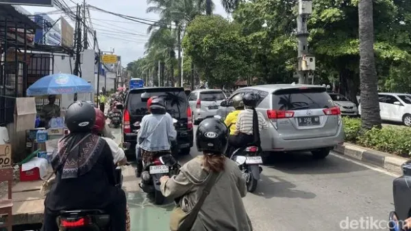 Taman Margasatwa Ragunan, Jaksel ramai pengunjung, lalu lintas Jalan Harsono RM macet