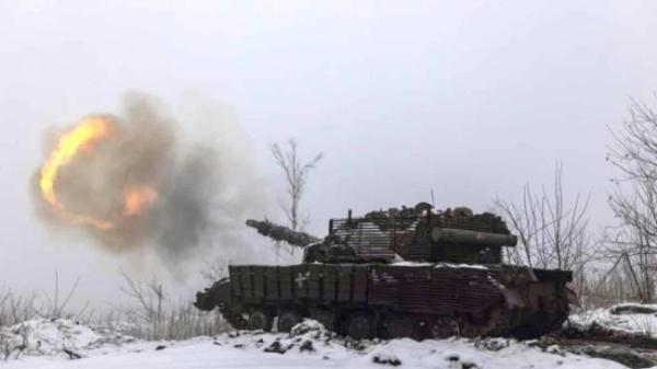 Tank Ukraina mempertahankan Donetsk dari serangan Rusia