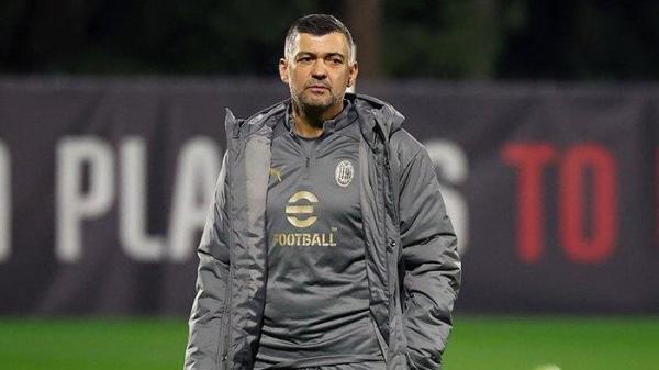 Sergio Conceicao memimpin latihan perdana AC Milan di Milanello, Selasa (31/12/2024).