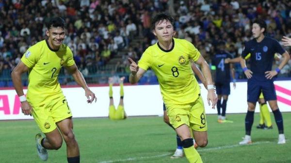 Pemain keturunan Inggris yang memperkuat Timnas Malaysia, Stuart Wilkin, saat merayakan gol di Piala AFF 2024.