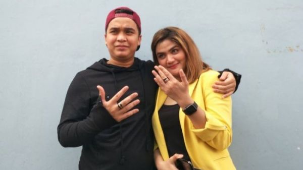 Billy Syahputra dan Hilda.