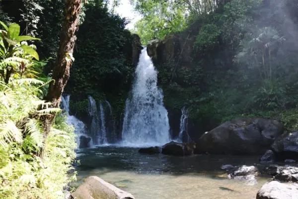 Keindahan-Tumpak-Sewu-2.jpg