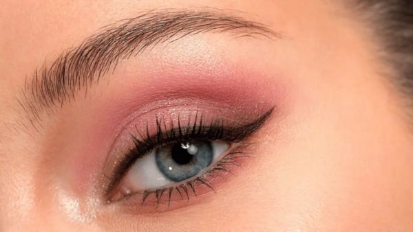 smokey eye makeup look
