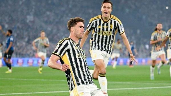 Selebrasi Dusan Vlahovic (Juventus) saat mencetak gol di Final Coppa Italia melawan Atalanta, Kamis (16/5/2024) dinihari WIB.