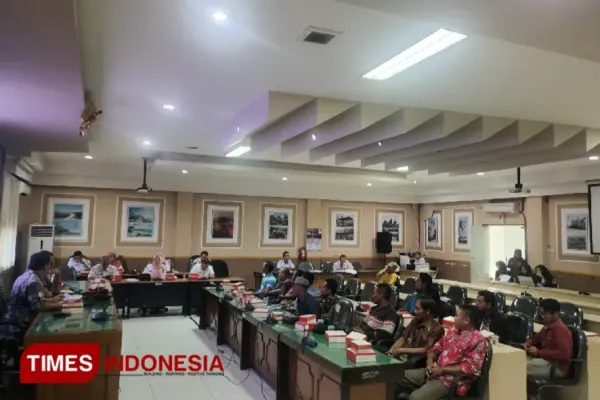 Ketua-Komisi-B-DPRD-Lamongan-dari-Fraksi-PDI-Perjuangan-b.jpg