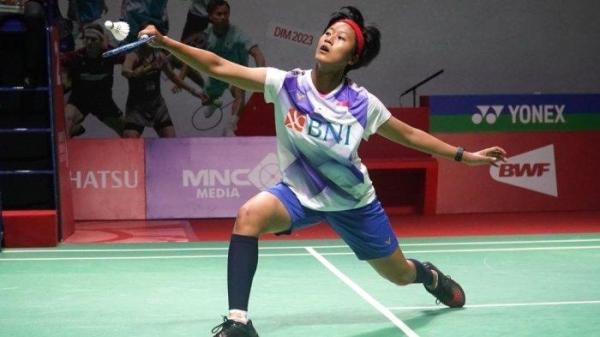 Pebulutangkis tunggal putri Indonesia, Putri Kusuma Wardani mampu menaklukkan pebulutangkis asal Belgia, Lianne Tan pada babak kualifikasi denga skor 21-12, 21-17 di Istora Senayan, Jakarta, Selasa (24/1/2023).