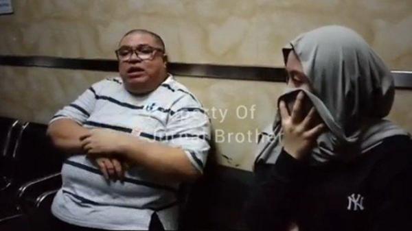 LM, putri sulung Nikita Mirzani memilih kabur dari rumah aman dan langsung mendatangi Razman Nasution. Sebut ibunya  banyak mengeluarkan kebohongan