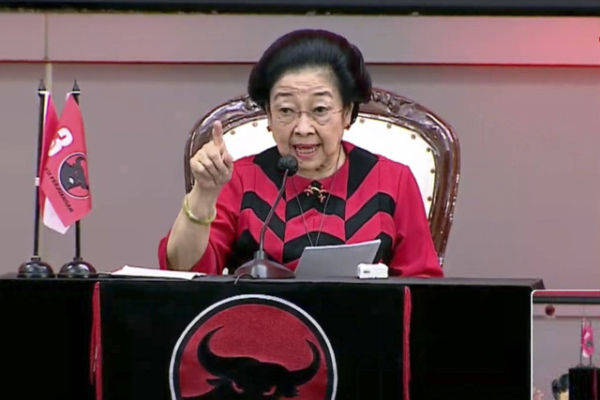 Ketua Umum PDIP Megawati Soekarnoputri menyampaikan pidato politik saat perayaan HUT ke 52 PDIP di Lenteng Agung, Jakarta, Jumat (10/1/2025). Foto: Youtube/PDI Perjuangan