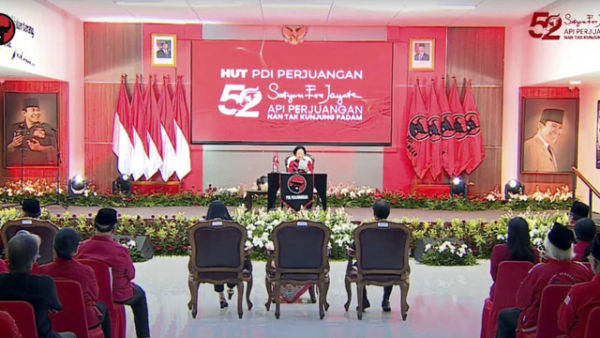 Ketua Umum PDIP Megawati Soekarnoputri menyampaikan pidato politik saat perayaan HUT ke 52 PDIP di Lenteng Agung, Jakarta, Jumat (10/1/2025). Foto: Youtube/PDI Perjuangan