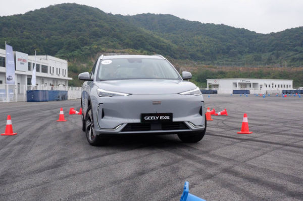 Media first impression mobil listrik Geely EX5 di China. Foto: Sena Pratama/kumparan