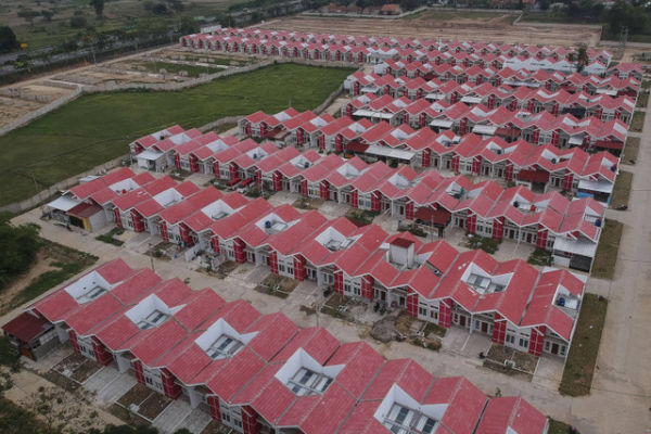 Foto udara rumah subsidi yang telah selesai dibangun di Kragilan, Kabupaten Serang, Banten, Kamis (7/11/2024). Foto: Putra M. Akbar/Antara Foto