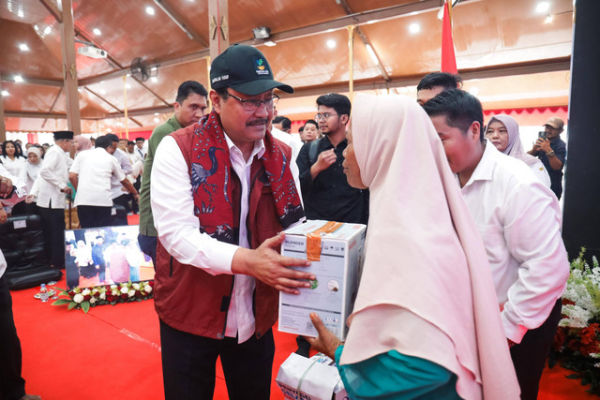 Menteri Sosial Saifullah Yusuf atau Gus Ipul menghadiri "Dialog Pilar-Pilar Kesos Madura" di Bangkalan, Jawa Timur, Rabu (8/1/2025). Foto: Kemensos RI