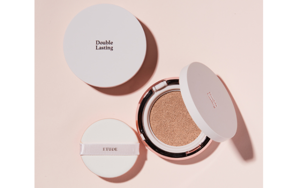 Cushion yang bagus dan glowing. Foto adalah Etude Double Lasting Cushion Glow. Sumber: etude.com