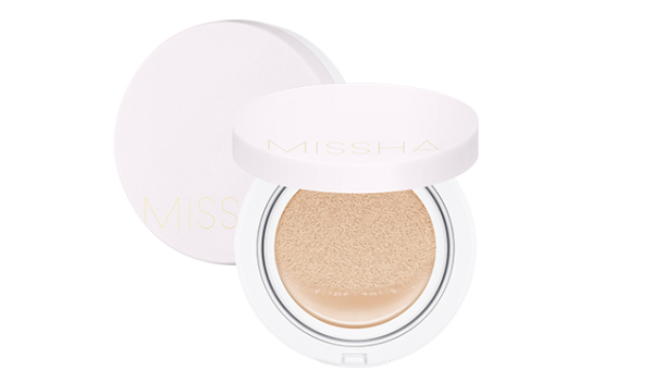 Cushion yang bagus dan glowing. Foto adalah MISSHA Magic Cushion Cover Lasting. Sumber: missha.com