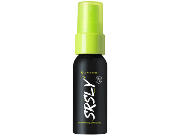 Setting spray yang tahan lama. Foto adalah Somethinc SRSLY Stay Matte Makeup Setting Spray. Sumber: somethinc.com.