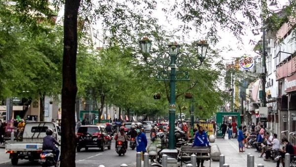 Suasana baru di kawasan Malioboro, Yogyakarta, tanpa pedagang kaki lima (PKL), Kamis (10/2/2022). Foto: Hendra Nurdiyansyah/Antara Foto