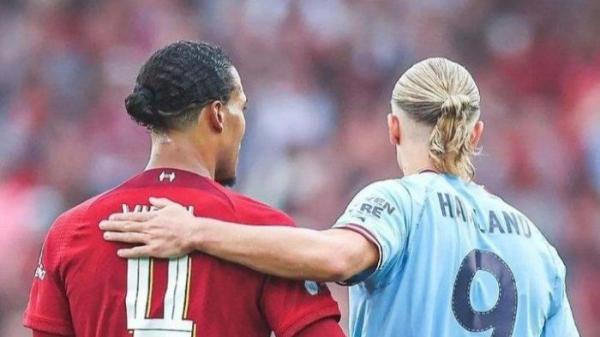 PUJI HAALAND- Bek Liverpool, Virgil van Dijk berhasil mengunci pergerakan Erling Haaland dalam pertandingan laga Community Shield. Pada pertandingan yang digelar di Stadion King Power, Leicestershire (30/7) itu, Liverpool sukses mengalahkan Erling Haaland cs di Manchester City dengan skor 3-1. Meski menang, Virgil van Dijk tetap memuji Erling Haaland.