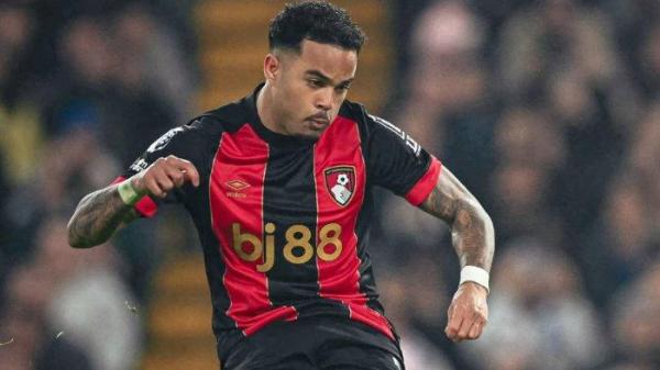 Aksi Justin Kluivert mengeksekusi penalti di laga Chelsea vs Bournemouth di Liga Inggris 2024/2025, Rabu (15/1/2025) dini hari WIB.