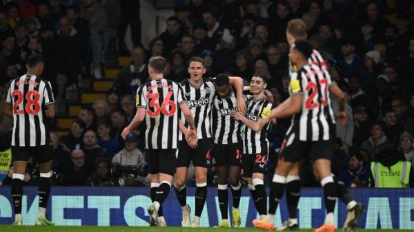 Para pemain Newcastle merayakan gol Alexander Isak ke gawang Chelsea dalam lanjutan pekan ke-28 Liga Inggris 2023/2024 pada Selasa (12/3/2024) dinihari WIB.