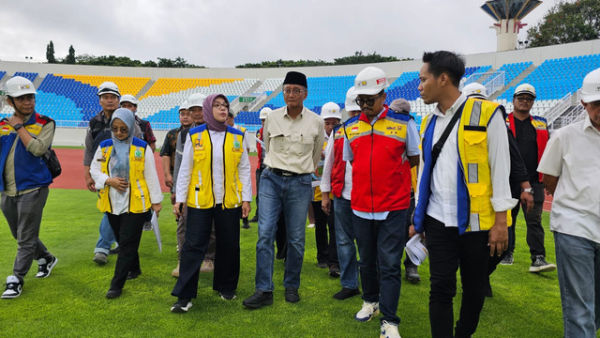 Menteri Pekerjaan Umum RI, Dody Hanggodo, cek renovasi Stadion Kanjuruhan di Kabupaten Malang pada Sabtu (18/1/2025). Foto: Dok. Istimewa