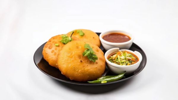 Make delicious Kachori from raw banana during the fast of Sawan Monday: Kaccha Kela Kachori Recipe