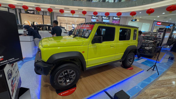 Salah satu mobil yang dipamerkan, Suzuki Jimny 5 pintu, model terbaru dengan penggerak empat roda (4WD). Foto: Arif UT/Pandangan Jogja